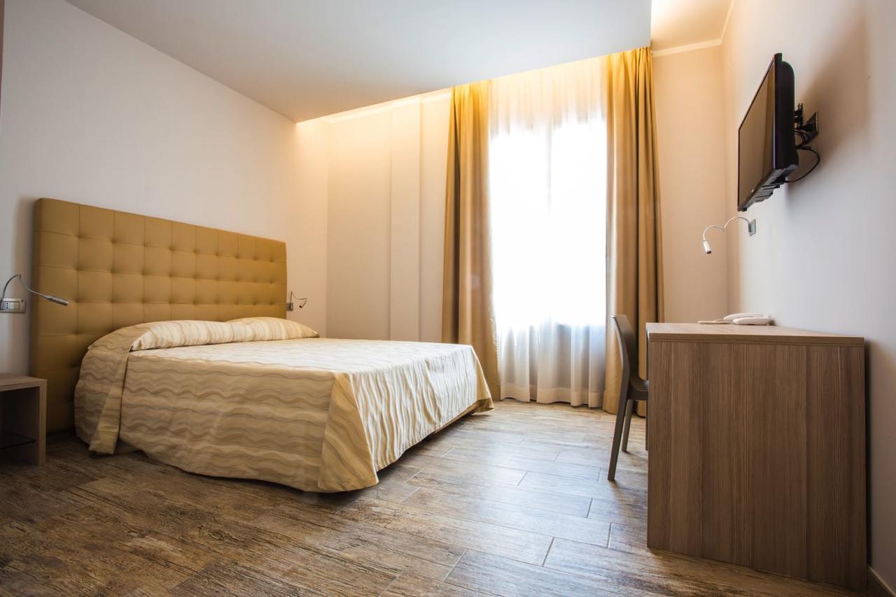 Il Feudo Di Agnadello Hotel Buitenkant foto